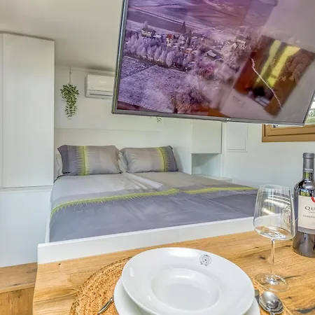 Apartment River View Mlinar Private - Happy